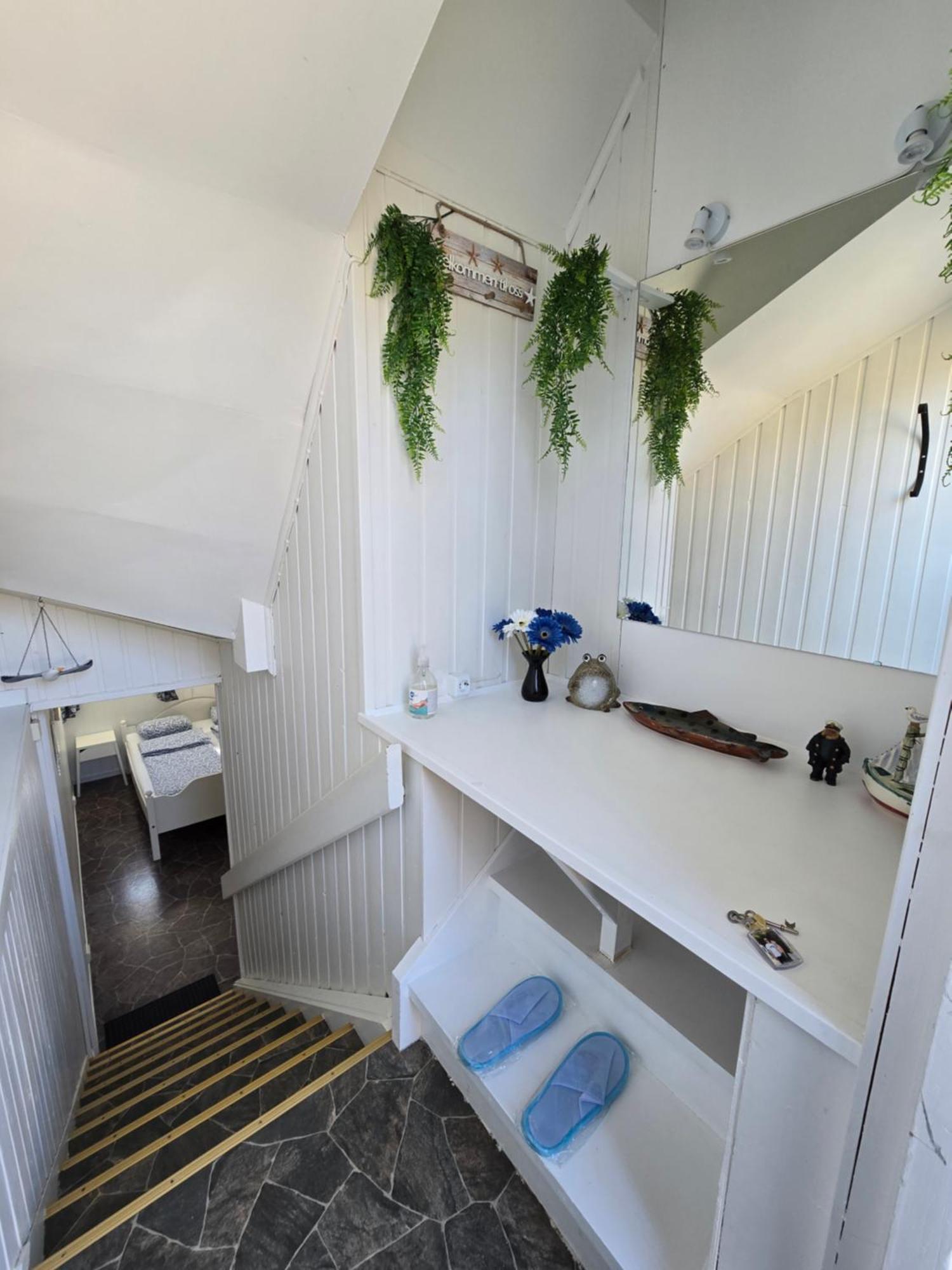 Hybel Til Leie Apartment Tvedestrand Exterior photo